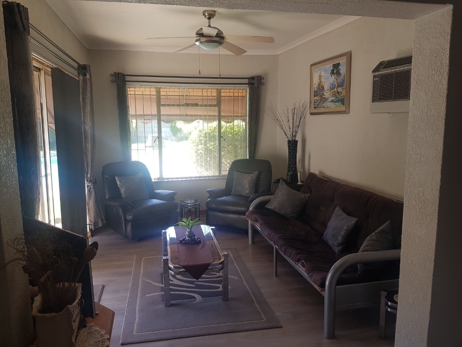 2 Bedroom Property for Sale in Flimieda North West